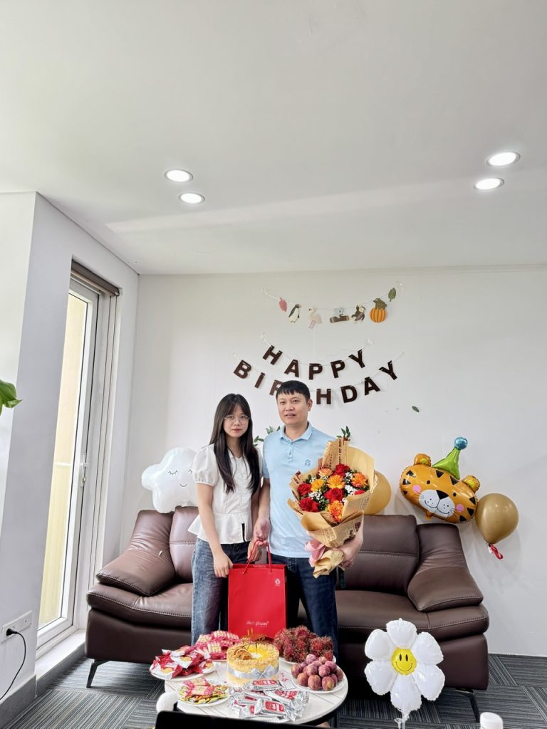 Team ICT Logistics chúc mừng sinh nhật sếp Tùng!